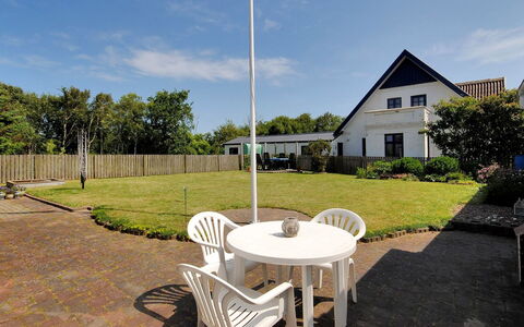 Gertina - 40M to the Fjord: Home, Lawn, Cottage, Shade, Estate, Garden, Landscaping, Yard, Driveway, Backyard