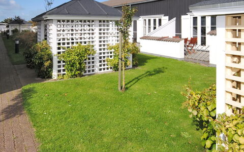 Benta - 150M to the Fjord: Residential Area, Roof, House, Shrub, Home, Garden, Land Lot, Groundcover, Shade, Backyard