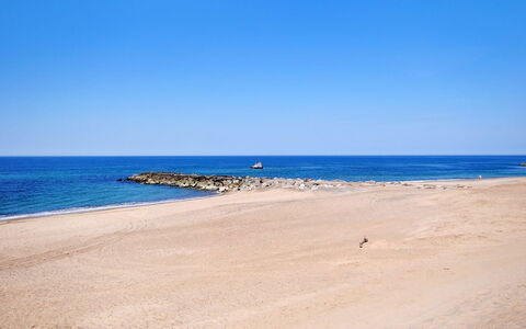 Benta - 150M to the Fjord: Sky, Blue, Water, Beach, Horizon, Body Of Water, Daytime, Water Resources, Natural Environment, Coast