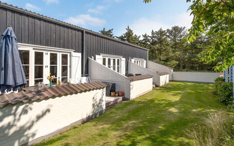 Cita - 100M to the Fjord: Blue, Shrub, Cottage, Groundcover, Garden, Estate, Shade, Landscaping, Farmhouse, Eco Hotel
