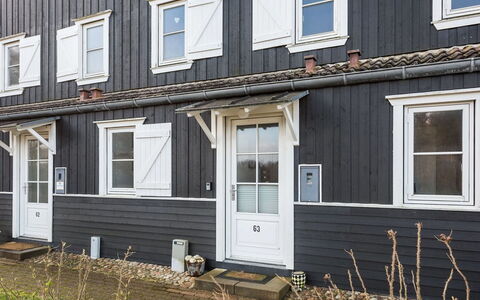 Cita - 100M to the Fjord: Blue, Shrub, Cottage, Groundcover, Garden, Estate, Shade, Landscaping, Farmhouse, Eco Hotel