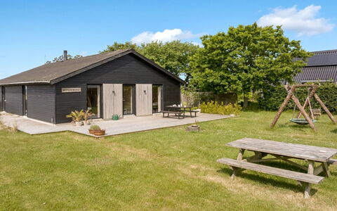 Aslag - 150M to the Fjord: House, Roof, Home, Cottage, Shed, Garden Buildings, Siding, Yard, Log Cabin, Hut