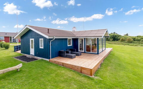 Titta - 150M to the Fjord: House, Roof, Home, Cottage, Shed, Garden Buildings, Siding, Yard, Log Cabin, Hut