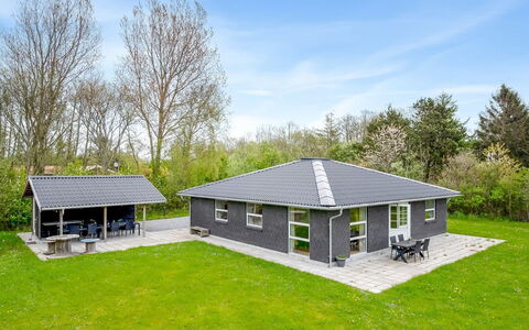 Veijo - 400M to the Fjord: House, Roof, Home, Cottage, Shed, Garden Buildings, Siding, Yard, Log Cabin, Hut