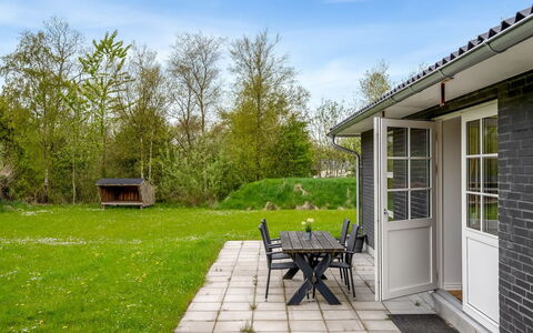 Veijo - 400M to the Fjord: House, Roof, Home, Cottage, Shed, Garden Buildings, Siding, Yard, Log Cabin, Hut