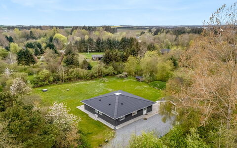 Veijo - 400M to the Fjord: House, Roof, Home, Cottage, Shed, Garden Buildings, Siding, Yard, Log Cabin, Hut
