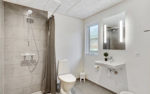 Sibbe - 500M to the Fjord: Flooring, Wall, Plumbing Fixture, Floor, Ceiling, Interior Design, Sink, Bathroom, Plumbing, Toilet