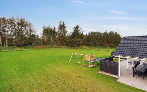Sibbe - 500M to the Fjord: Grass, Land Lot, Lawn, Cottage, Garden, Shade, Farmhouse, Estate, Yard, Backyard