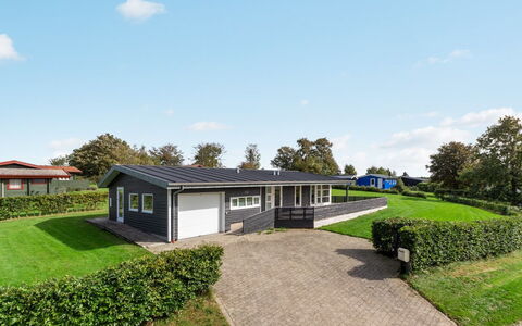 Sylvelin - 400M to the Fjord: Home, House, Residential Area, Roof, Cottage, Estate, Lawn, Garden, Farmhouse, Yard