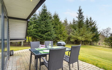 Brunhild - 300M to the Fjord: Roof, House, Land Lot, Home, Cottage, Estate, Garden Buildings, Shade, Log Cabin, Landscaping