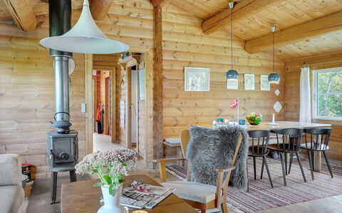 Thrine - 100M to the Fjord: Blue, Shrub, Cottage, Groundcover, Garden, Estate, Shade, Landscaping, Farmhouse, Eco Hotel