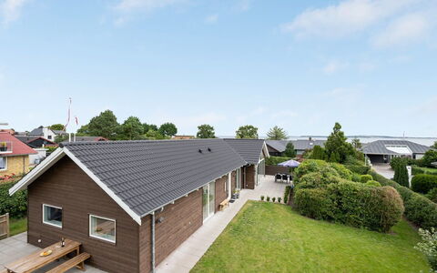 Regni - 300M to the Fjord: Residential Area, Roof, Suburb, Driveway, Estate, Chimney