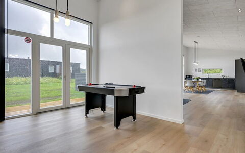 Aatami - 500M from the Sea: Residential Area, Roof, Suburb, Driveway, Estate, Chimney