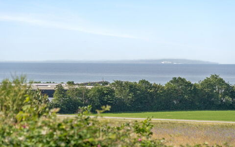 Drine - 700M from the Sea: Architecture, Roof, Home, Composite Material, Daylighting, Siding, Driveway