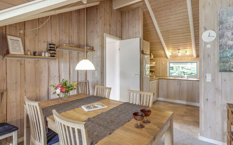 Dedo - 300M from the Sea: Roof, House, Land Lot, Home, Cottage, Estate, Garden Buildings, Shade, Log Cabin, Landscaping