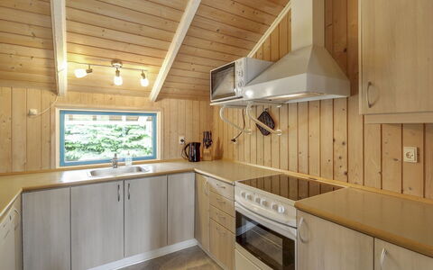 Dedo - 300M from the Sea: Roof, House, Land Lot, Home, Cottage, Estate, Garden Buildings, Shade, Log Cabin, Landscaping