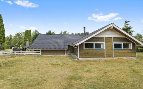 Dedo - 300M from the Sea: Roof, House, Land Lot, Home, Cottage, Estate, Garden Buildings, Shade, Log Cabin, Landscaping