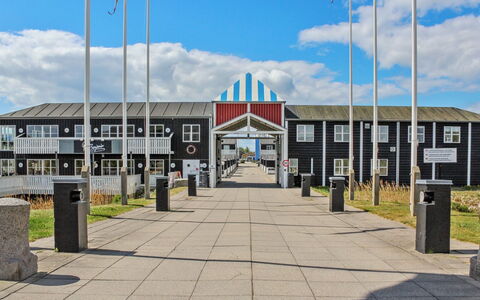 Nalle - 5M from the Sea: Residential Area, Roof, Suburb, Driveway, Estate, Chimney