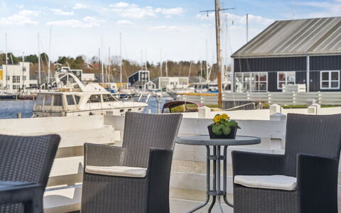 Alet - 2M from the Sea: Swimming Pool, Resort Town