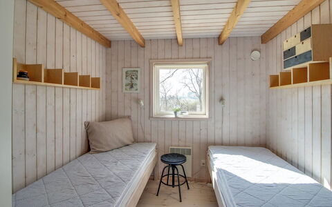 Lilla - 120M from the Sea: Wall, Wood, Flooring, Floor, Bedroom, Ceiling, Plank, Room, Bed, Wood Stain