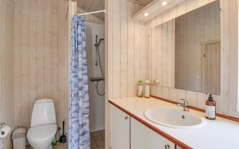 Lilla - 120M from the Sea: Wood, Plumbing Fixture, Flooring, Floor, Bathroom Sink, Sink, Interior Design, Bathroom, Tap, Plumbing
