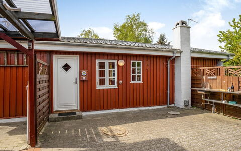 Vian - 200M from the Sea: Car, Hatchback, Family Car