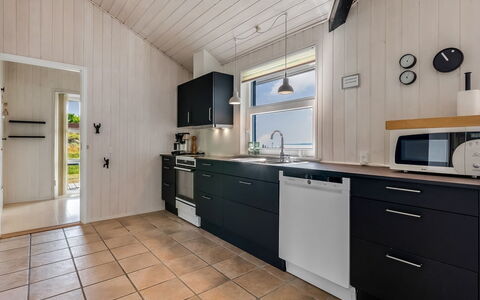 Sarita - 1Km from the Sea: Kitchen, Flooring, Countertop, Wood, Major Appliance, Floor, Kitchen Appliance, Interior Design, Cabinetry, Ceiling