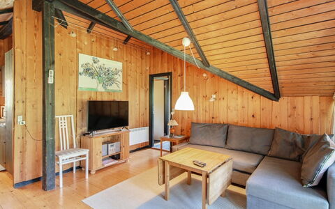 Melba - 8Km from the Sea: Blue, Shrub, Cottage, Groundcover, Garden, Estate, Shade, Landscaping, Farmhouse, Eco Hotel