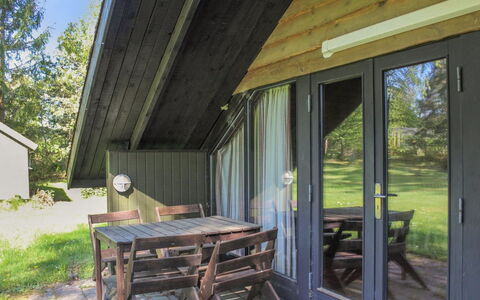 Melba - 8Km from the Sea: Blue, Shrub, Cottage, Groundcover, Garden, Estate, Shade, Landscaping, Farmhouse, Eco Hotel
