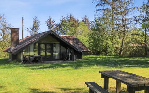 Melba - 8Km from the Sea: Blue, Shrub, Cottage, Groundcover, Garden, Estate, Shade, Landscaping, Farmhouse, Eco Hotel