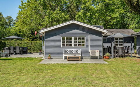 Edele - 800M from the Sea: Home, Cottage, Siding, Lawn, Garden, Estate, Garden Buildings, Yard, Landscaping, Shade