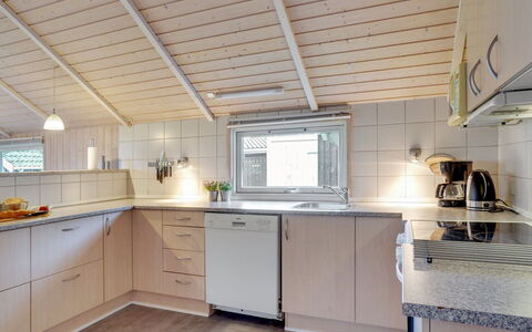 Kalli - 350M to the Fjord: Kitchen, Countertop, Flooring, Wood, Interior Design, Plumbing Fixture, Ceiling, Kitchen Appliance, Floor, Sink