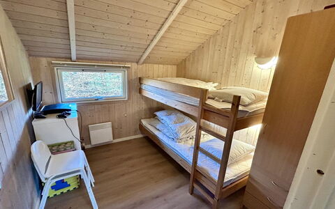 Kalli - 350M to the Fjord: Wood, Bedroom, Bed, Floor, Ceiling, Interior Design, Flooring, Home, Room, Bed Frame