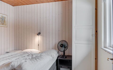 Bendine - 100M to the Fjord: Bedroom, Wall, Bed, Wood, Interior Design, Flooring, Furniture, Floor, Ceiling, Bed Sheet