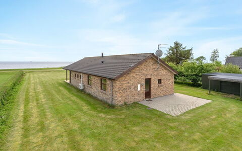Roope - 50M from the Sea: Wood, Siding, Door, Cottage, Paint, Yard, Sash Window, Garden Buildings, Backyard, Plank