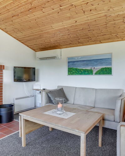 Jeldrik - 100M from the Sea