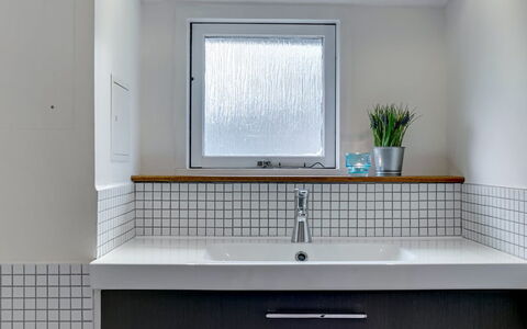 Joosua - 400M from the Sea: Wall, Interior Design, Plumbing Fixture, Flooring, Bathroom, Plumbing, Composite Material, Tap, Glass, Ceiling