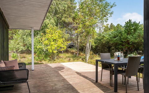 Joosua - 400M from the Sea: Wood, Shrub, Wood Flooring, Land Lot, Deck, Outdoor Furniture, Hardwood, Garden, Chair