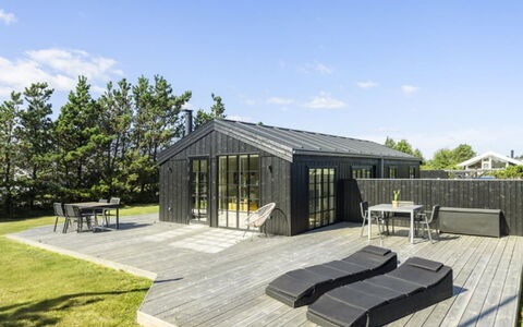 Sheyla - 150M from the Sea: Cottage, Shed, Hut, Farmhouse, Prairie, Shack, Barn, Log Cabin, Garden Buildings