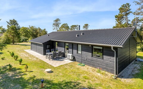 Jerrit - 225M from the Sea: Cottage, Shed, Hut, Farmhouse, Prairie, Shack, Barn, Log Cabin, Garden Buildings