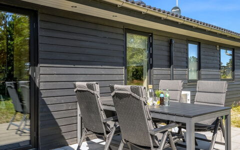 Jerrit - 225M from the Sea: Cottage, Shed, Hut, Farmhouse, Prairie, Shack, Barn, Log Cabin, Garden Buildings