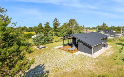 Jerrit - 225M from the Sea