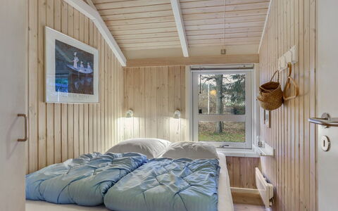 Berenice - 250M from the Sea: Wood, Bedroom, Ceiling, Interior Design, Floor, Home, Bed, Flooring, Bedding, Room