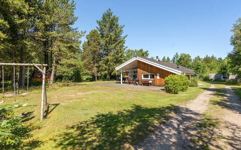 Milda - 1.9Km from the Sea: Swimming Pool, Outdoor Furniture, Furniture, Resort, Flagstone, Eco Hotel, Shade, Chair, Leisure, Estate