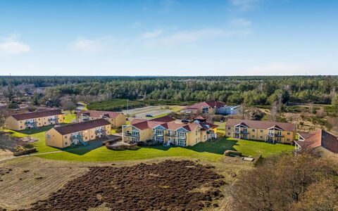 Jyrki - 100M from the Sea: Daytime, Building, Urban Area, Metropolitan Area, City, Apartment, Neighbourhood, Metropolis, Skyscraper
