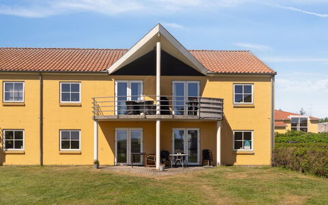 Dafna - 100M from the Sea: Apartment, Shade, Balcony, Chair, Fence, Outdoor Furniture, Aluminium, Artificial Turf