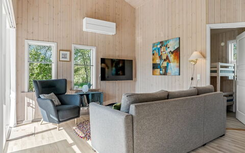 Fredegæst - 700M from the Sea: Wood, Flooring, Interior Design, Floor, Wood Flooring, Home, Furniture, Living Room, Ceiling, Couch