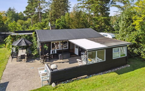 Annamie - 650M from the Sea: House, Home, Roof, Shrub, Residential Area, Cottage, Land Lot, Groundcover, Estate, Garden