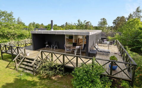 Otso - 200M from the Sea: Roof, House, Home, Cottage, Door, Siding, Deck, Porch, Plank, Hardwood
