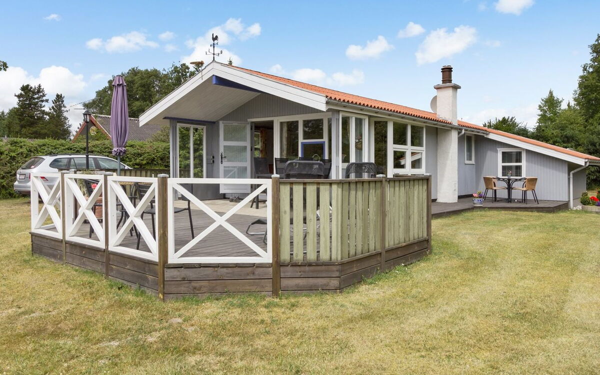 anniesette - 1km From The Sea